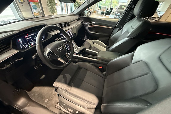 Audi Q8 e-tron 13 of 30
