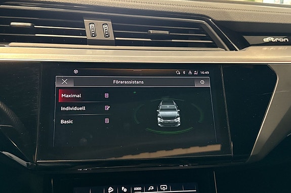 Audi Q8 e-tron 17 of 30