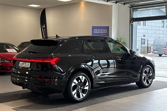 Audi Q8 e-tron 4 of 30