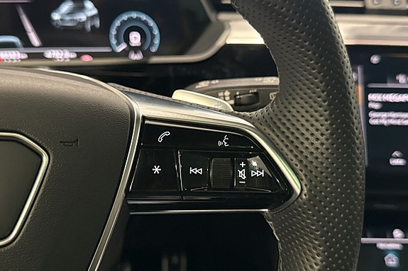 Audi Q8 e-tron 28 of 30