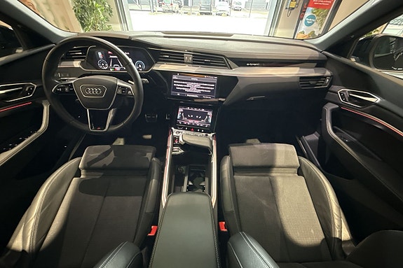 Audi Q8 e-tron 14 of 30