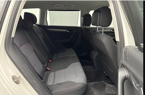 Volkswagen Passat 6 of 13