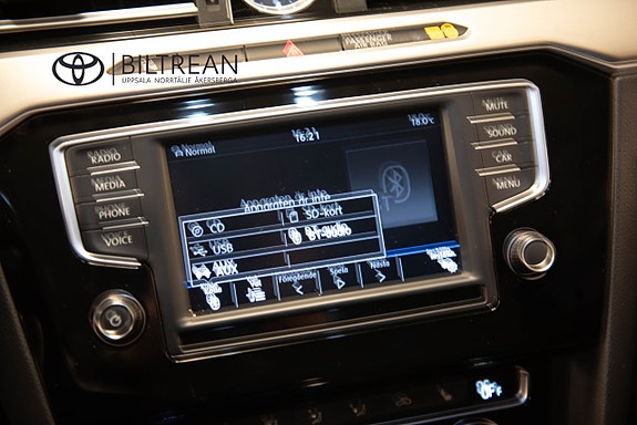 Volkswagen Passat 20 of 23