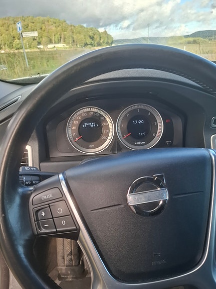 Volvo V70 6 of 7
