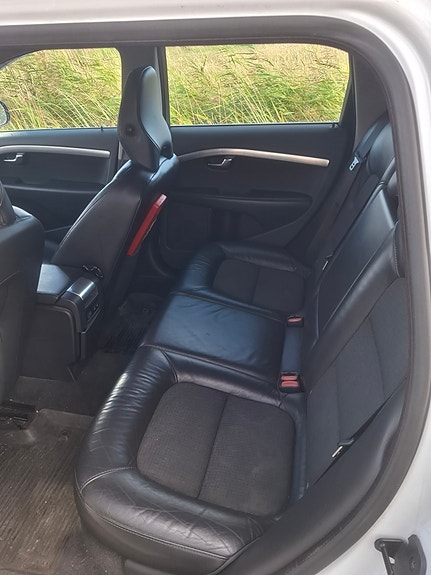 Volvo V70 5 of 7