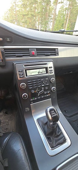 V70 fas2 2.4d a-traktor nyreggad manuell r-design 7 of 7
