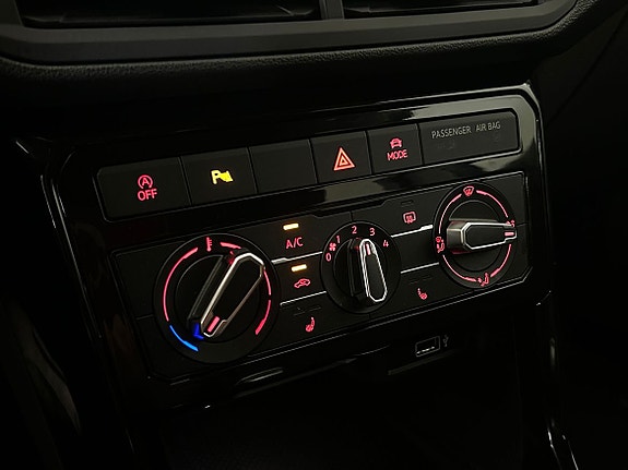 Volkswagen T-Cross 13 of 16