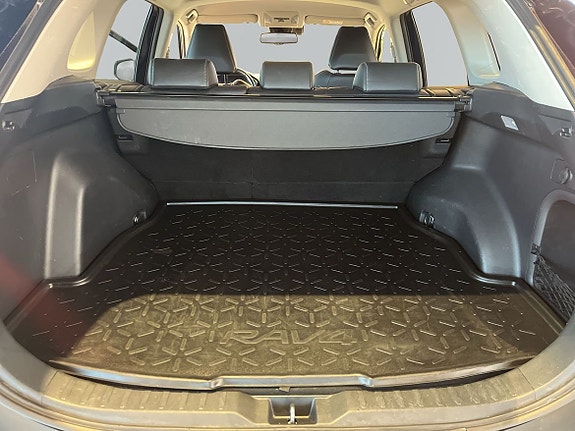 Toyota RAV4 12 of 12