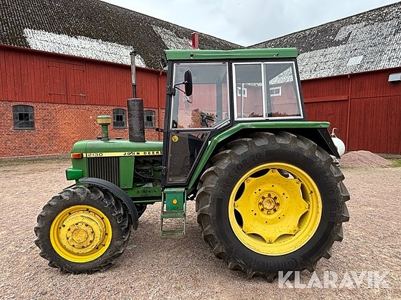 Traktor John Deere 2130 2 of 6