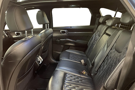 Kia Sorento 16 of 30
