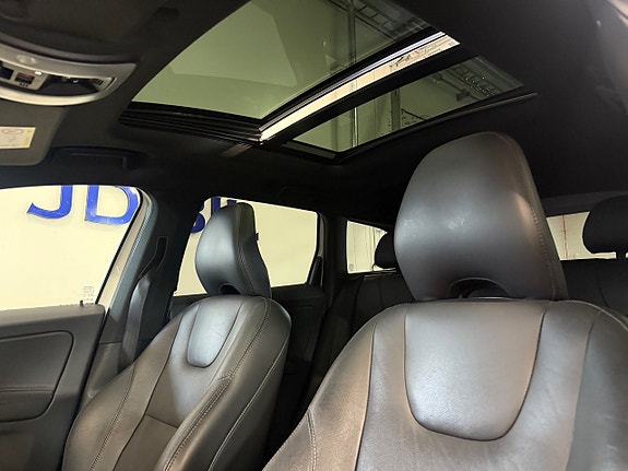 Volvo XC60 13 of 24