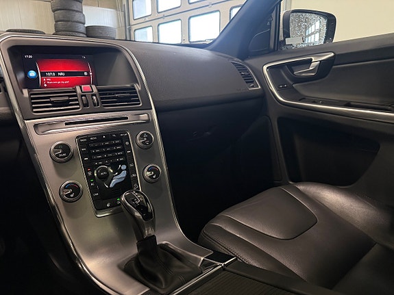 Volvo XC60 15 of 24