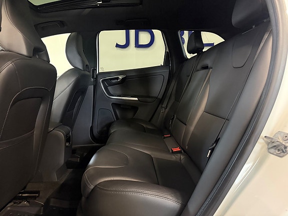 Volvo XC60 19 of 24