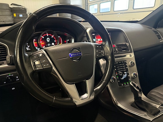 Volvo XC60 14 of 24
