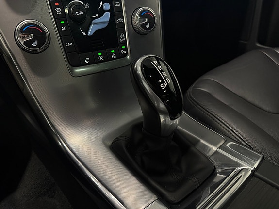 Volvo XC60 16 of 24