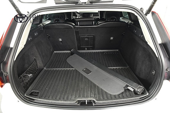Volvo V60 Cross Country 10 of 20