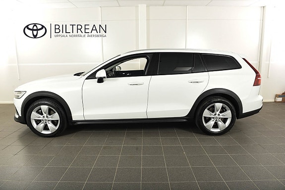 Volvo V60 Cross Country 2 of 20