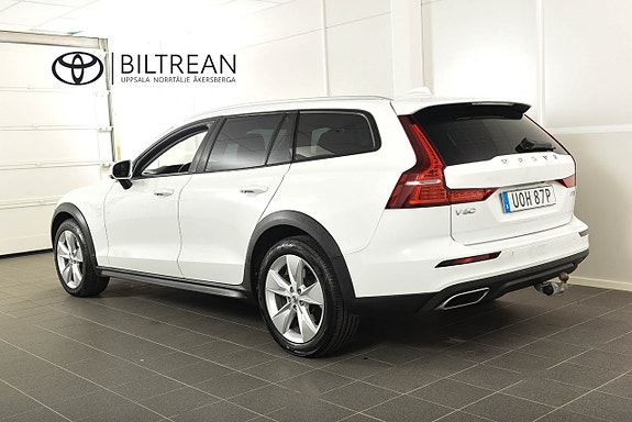 Volvo V60 Cross Country 3 of 20