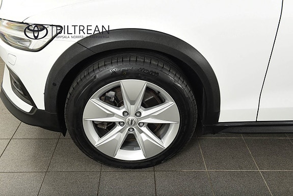 Volvo V60 Cross Country 20 of 20