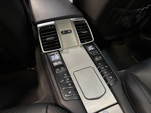 Porsche Panamera GTS 22 of 27