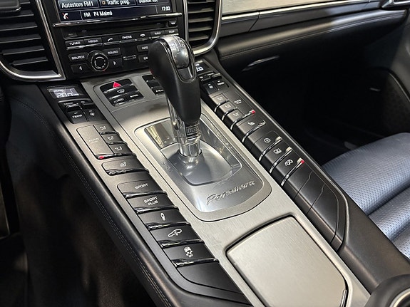 Porsche Panamera GTS 10 of 27