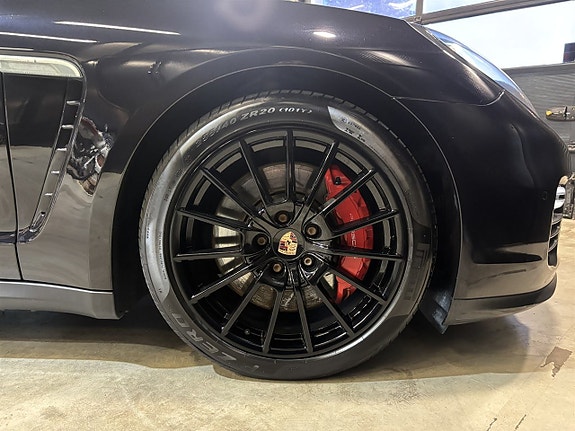 Porsche Panamera GTS 25 of 27