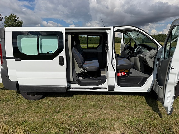 Renault Trafic 11 of 19