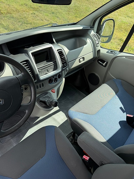 Renault Trafic 8 of 19