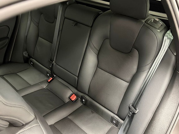 Volvo XC60 16 of 20