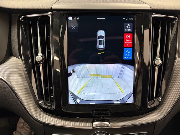 Volvo XC60 12 of 20