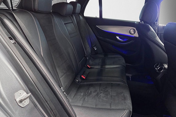 Mercedes-Benz E220 11 of 21