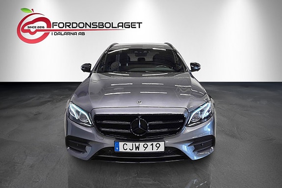 Mercedes-Benz E220 2 of 21