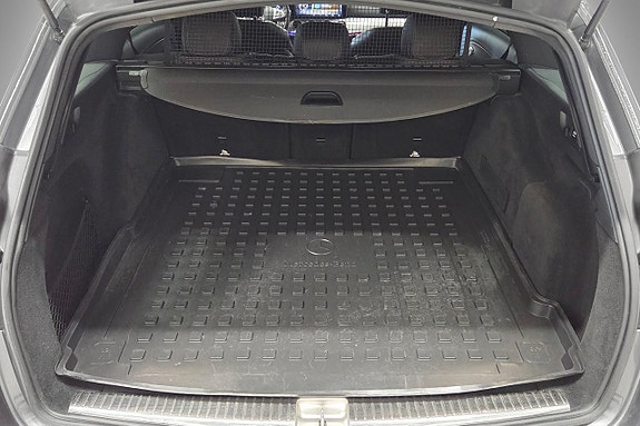 Mercedes-Benz E220 13 of 21