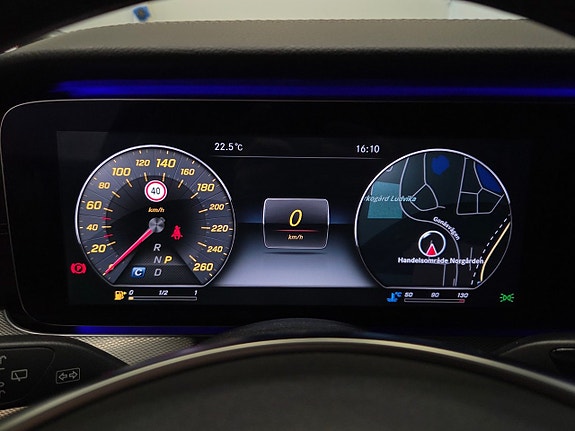 Mercedes-Benz E220 16 of 21