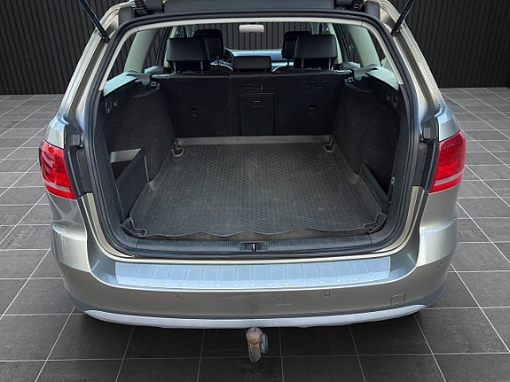 Volkswagen Passat Alltrack 9 of 20