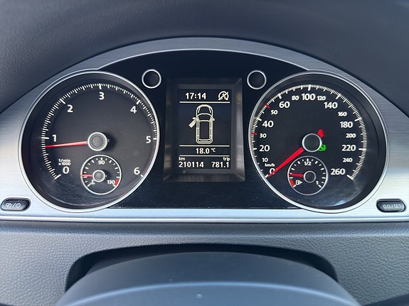 Volkswagen Passat Alltrack 16 of 20