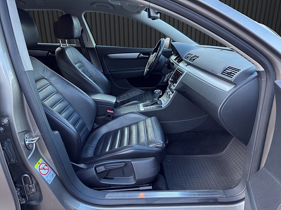 Volkswagen Passat Alltrack 12 of 20