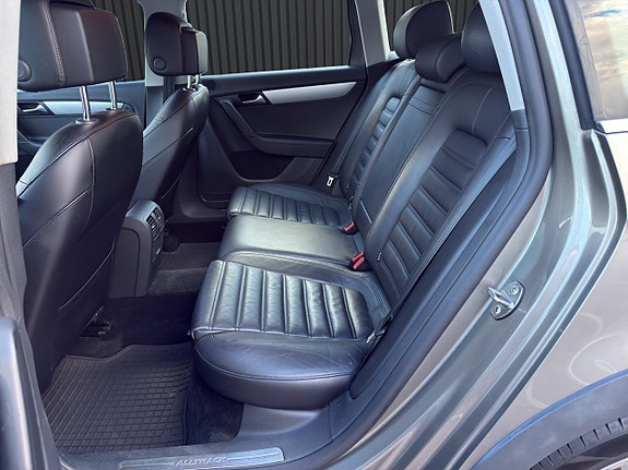 Volkswagen Passat Alltrack 14 of 20
