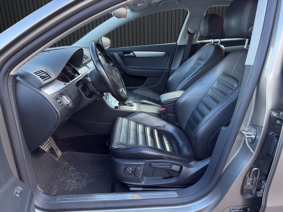Volkswagen Passat Alltrack 10 of 20