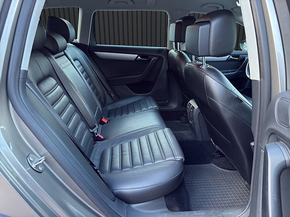 Volkswagen Passat Alltrack 13 of 20