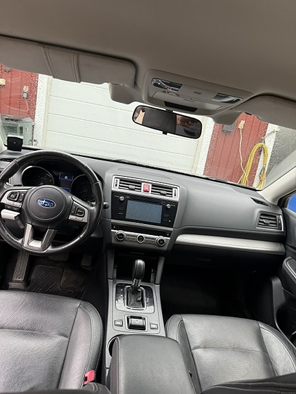 Subaru Outback 3 of 4