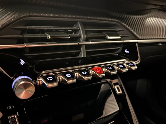 Peugeot 2008 11 of 14