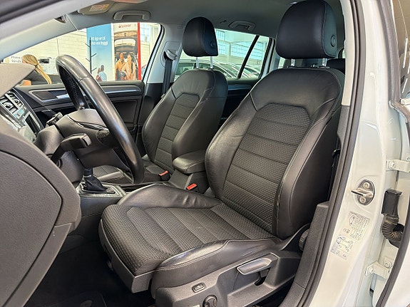 Volkswagen Golf Alltrack 17 of 25