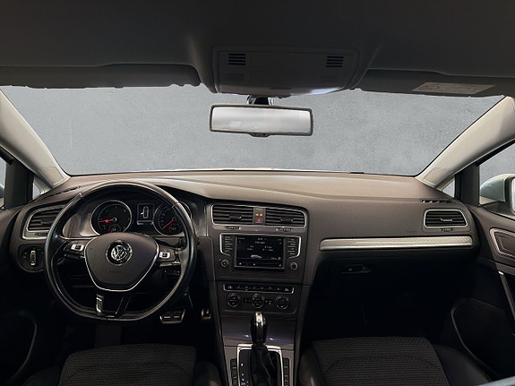Volkswagen Golf Alltrack 12 of 25