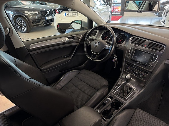 Volkswagen Golf Alltrack 19 of 25