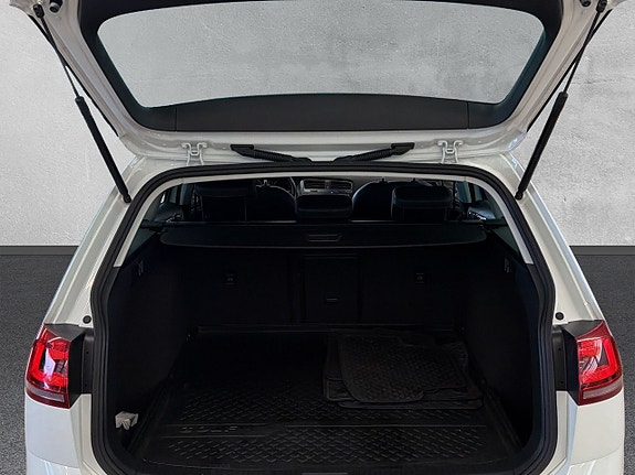 Volkswagen Golf Alltrack 9 of 25