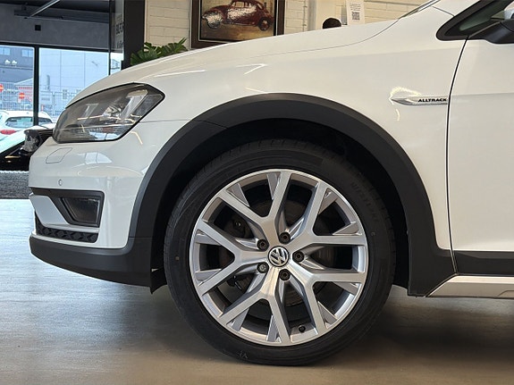 Volkswagen Golf Alltrack 15 of 25