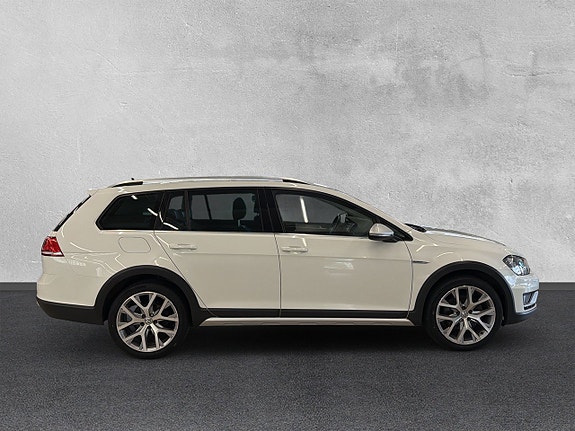 Volkswagen Golf Alltrack 6 of 25
