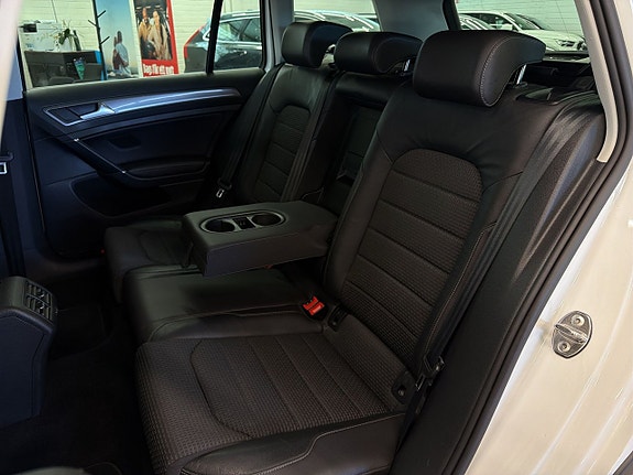 Volkswagen Golf Alltrack 18 of 25