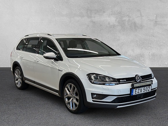 Volkswagen Golf Alltrack 7 of 25